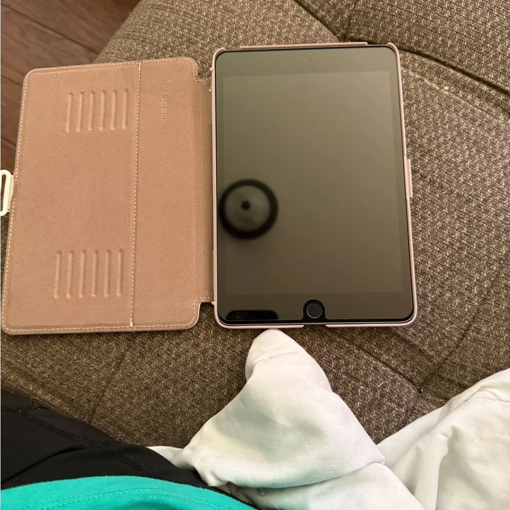 Cream Tablet Case
